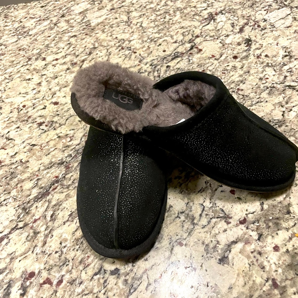 Women’s size 8 Ugg slippers
